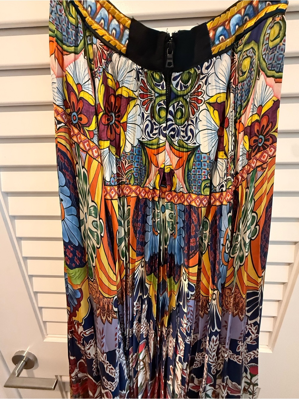 Alice + Olivia Katz Pleated Multicolor Printed Maxi Skirt - Picture 6 of 7